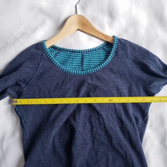 Lululemon Open Your Heart Long Sleeve Heathered Ink / Classic Stripe Reversible - Picture 15 of 16